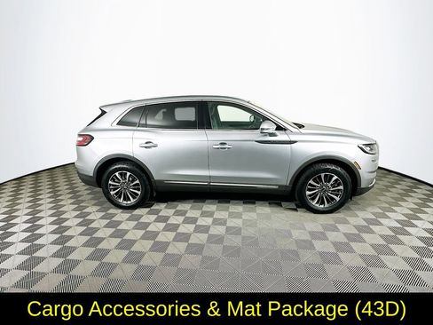 Used 2022 Lincoln Nautilus Reserve image 11