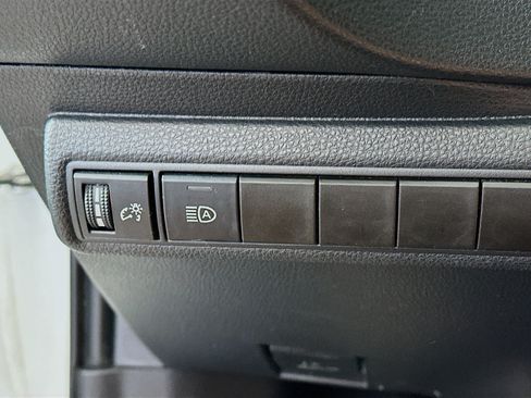 Used 2021 Toyota Corolla LE FWD image 16