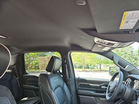 Used 2025 RAM 1500 Laramie w/ Sport Appearance Package AWD/4WD image 12