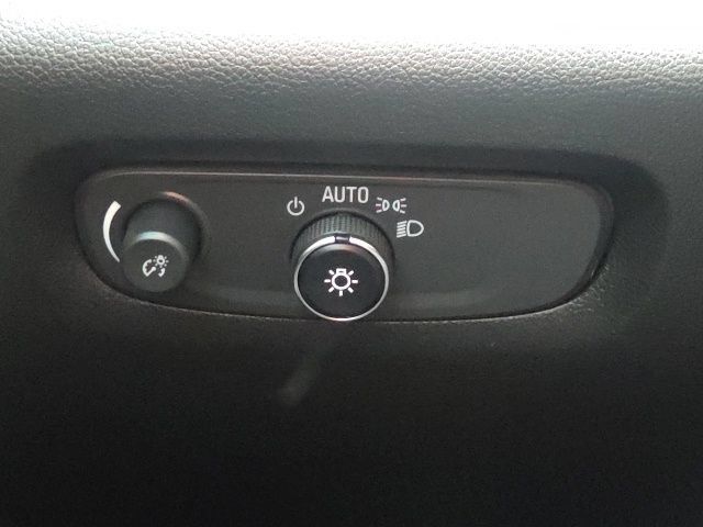 Used 2023 Chevrolet Traverse LT FWD image 27