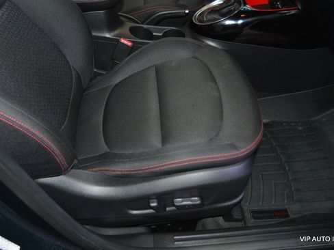 Used 2018 Kia Soul + FWD image 21