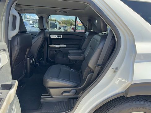Certified 2022 Ford Explorer Limited w/ Limited Technology Package image 12