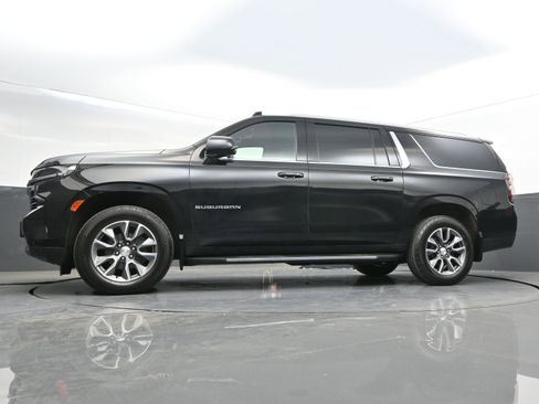Used 2023 Chevrolet Suburban LT w/ Luxury Package image 47