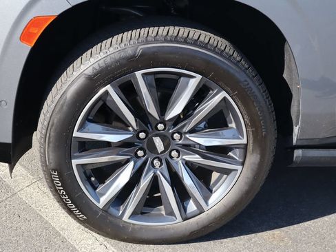 Used 2022 Cadillac Escalade ESV Sport Platinum AWD/4WD image 14