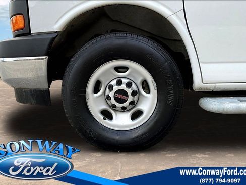Used 2024 GMC Savana 2500 w/ Driver Convenience Package image 32