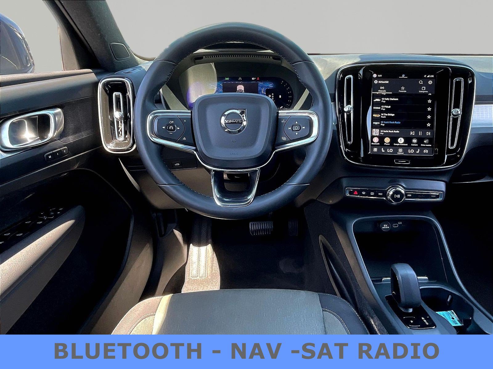 Used 2023 Volvo XC40 B5 Core AWD/4WD image 8