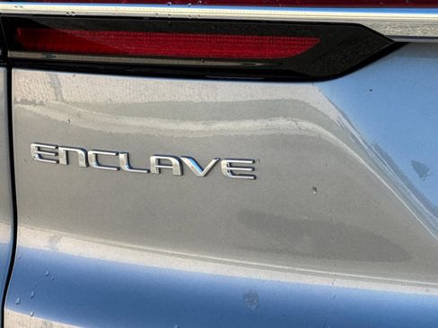 Used 2025 Buick Enclave Preferred FWD image 29