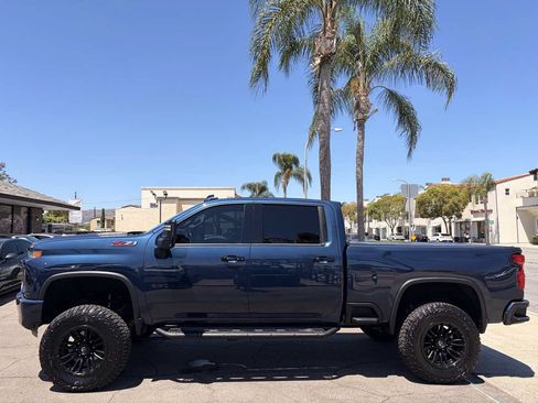 Used 2021 Chevrolet Silverado 2500 LTZ w/ LTZ Plus Package AWD/4WD image 2