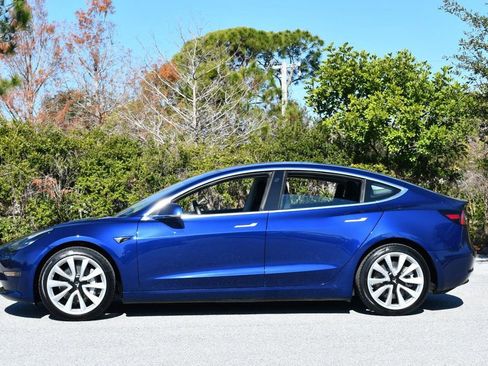 Used 2018 Tesla Model 3 Mid Range image 25