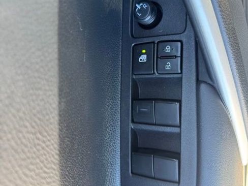 Used 2025 Toyota Corolla Cross AWD Hybrid w/ Convenience Package image 9