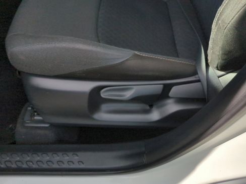 Used 2020 Toyota C-HR LE image 14