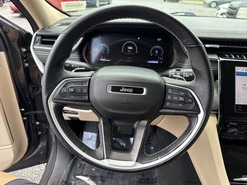 Used 2021 Jeep Grand Cherokee L Limited AWD/4WD image 18
