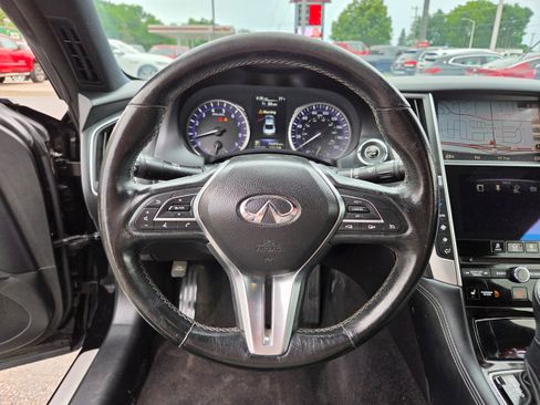 Used 2017 INFINITI Q60 3.0t w/ Premium Plus Package 3.0T RWD image 6