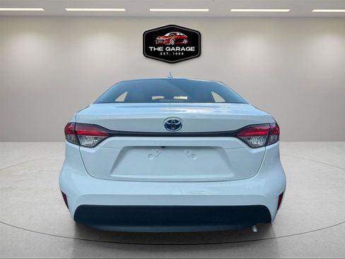 Used 2023 Toyota Corolla LE FWD image 3