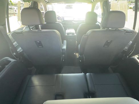 Used 2025 Buick Enclave Sport Touring FWD image 9