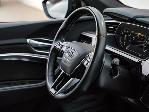 Used 2022 Audi e-tron Chronos w/ Chronos Package image 13