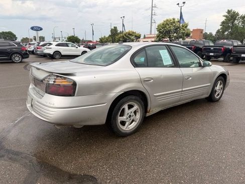 Used 2004 Pontiac Bonneville SE FWD image 10