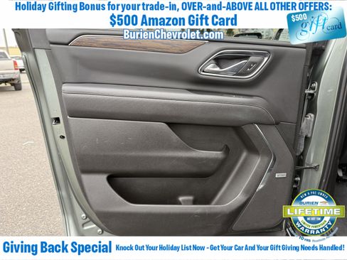 Used 2023 Chevrolet Suburban Premier image 27