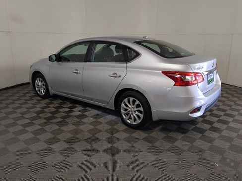 Used 2019 Nissan Sentra SV FWD image 3