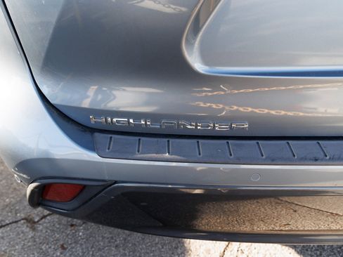 Used 2023 Toyota Highlander Limited image 10