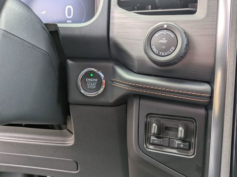 Certified 2024 Ford Expedition Platinum image 25