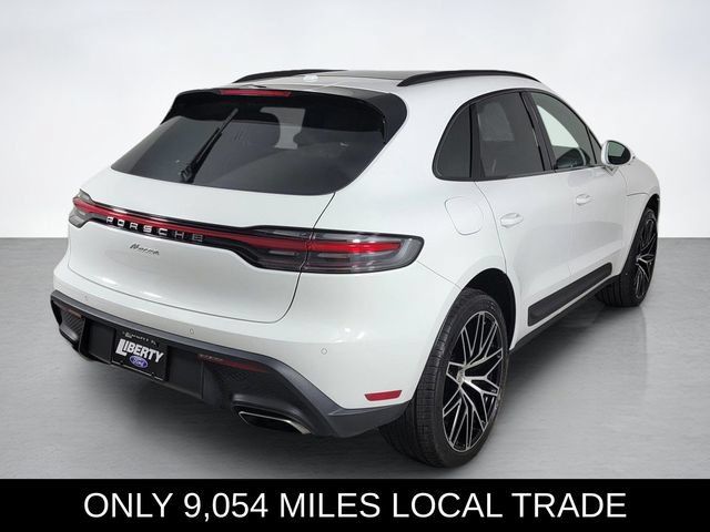 Used 2024 Porsche Macan AWD/4WD image 3
