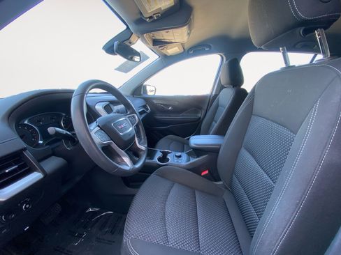 Used 2024 GMC Terrain SLE w/ Driver Convenience Package image 23