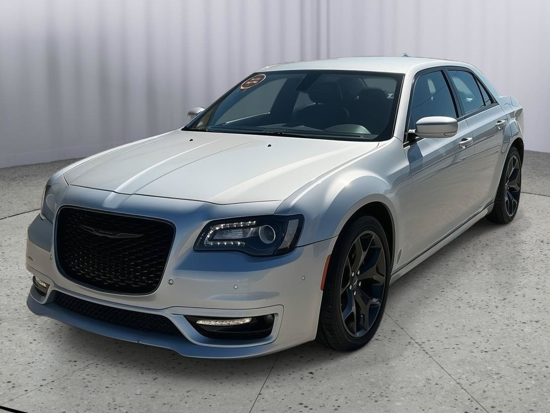 Used 2022 Chrysler 300 Touring L RWD image 1