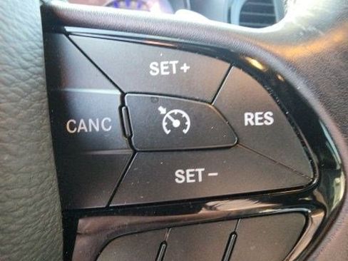 Used 2015 Chrysler 300 S RWD image 27