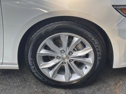 Used 2024 Chevrolet Malibu LT image 32