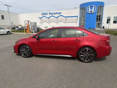 Used 2021 Toyota Corolla SE w/ SE Premium Package FWD image 7