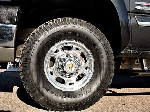 Used 2004 Chevrolet Silverado 2500 LT w/ Skid Plate Package image 8