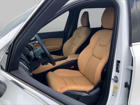Used 2024 Volvo XC90 B6 Ultimate w/ Lounge Package AWD/4WD image 8