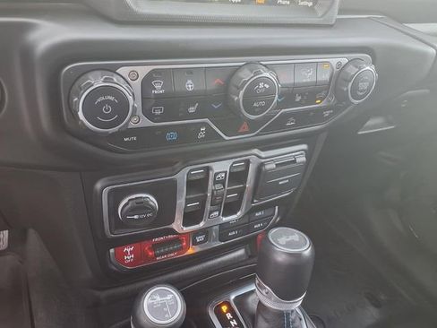 Used 2023 Jeep Wrangler Unlimited Rubicon 4xe w/ Cold Weather Group AWD/4WD image 17