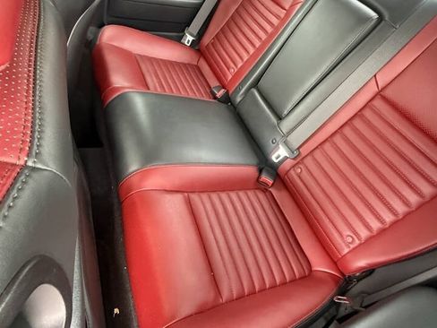 Used 2013 Dodge Challenger SXT RWD image 9