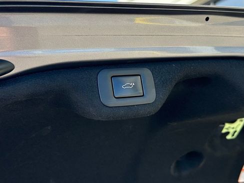 Used 2019 Lexus ES 300h w/ Luxury Package image 24