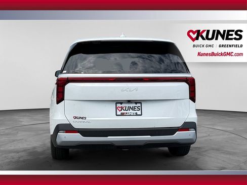Used 2026 Kia Carnival FWD image 9