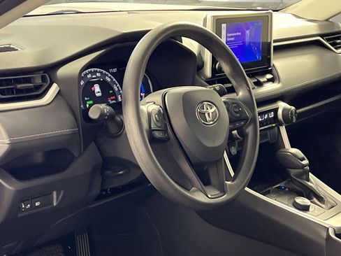 Used 2025 Toyota RAV4 XLE image 16
