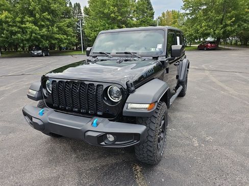 Used 2023 Jeep Wrangler Unlimited w/ Cold Weather Group AWD/4WD image 2