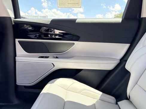 New 2026 Lincoln Nautilus Premier AWD/4WD image 16