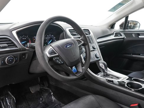 Used 2013 Ford Fusion SE FWD image 22