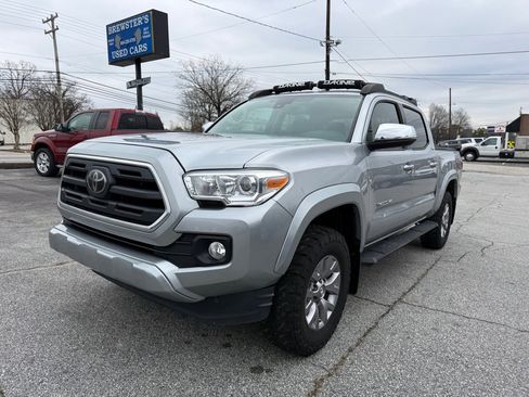 Used 2019 Toyota Tacoma SR5 image 1