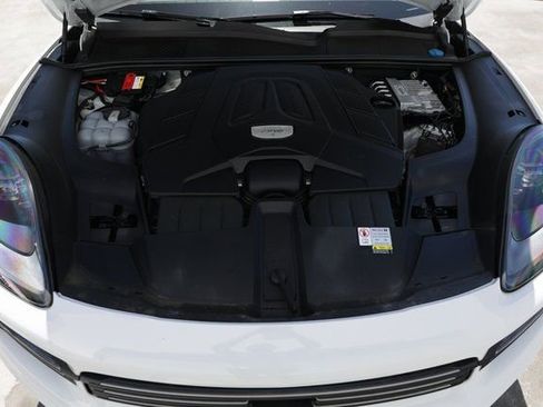 Used 2023 Porsche Cayenne S image 25