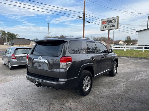Used 2013 Toyota 4Runner SR5 image 4