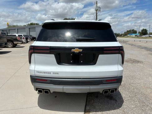 Used 2025 Chevrolet Traverse LT AWD/4WD image 12