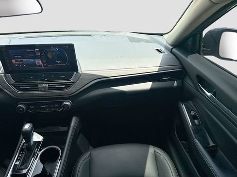 Used 2024 Nissan Altima 2.5 SL FWD image 17
