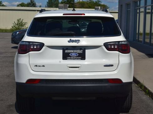 Used 2018 Jeep Compass Latitude w/ Cold Weather Group AWD/4WD image 9