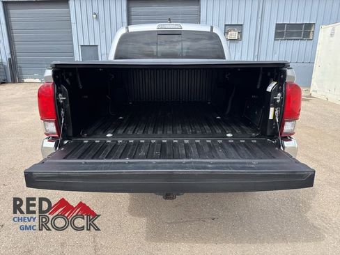 Used 2021 Toyota Tacoma SR5 AWD/4WD image 9