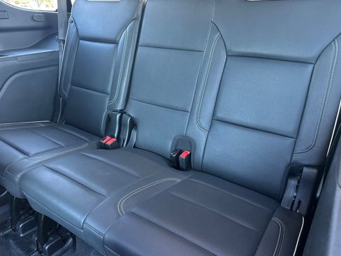 Used 2024 Chevrolet Tahoe Premier RWD image 17