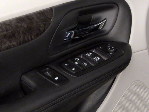 Used 2011 Dodge Grand Caravan Crew image 20